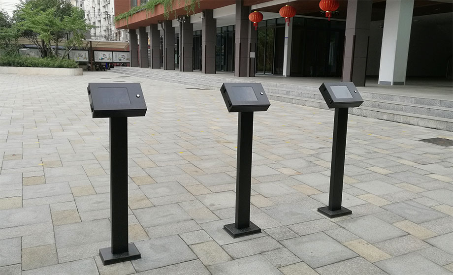 OA1000 Pro 家長接送安保管理系統(tǒng)終端支持有線網(wǎng)絡(luò)、Wifi、U盤等數(shù)據(jù)傳輸方式，輕松勝任各種復(fù)雜通訊環(huán)境。